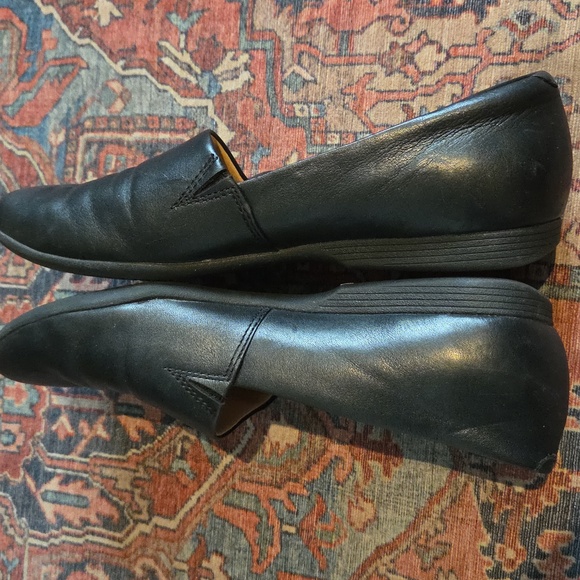 Dansko Larisa Black Leather Women's Loafer - Picture 8 of 8